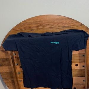Columbia t shirt